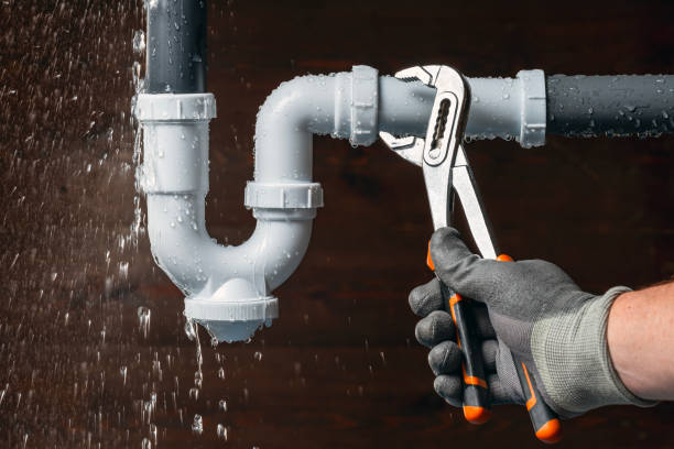 Professional Water Line Repair technician working in Sheldon, TX